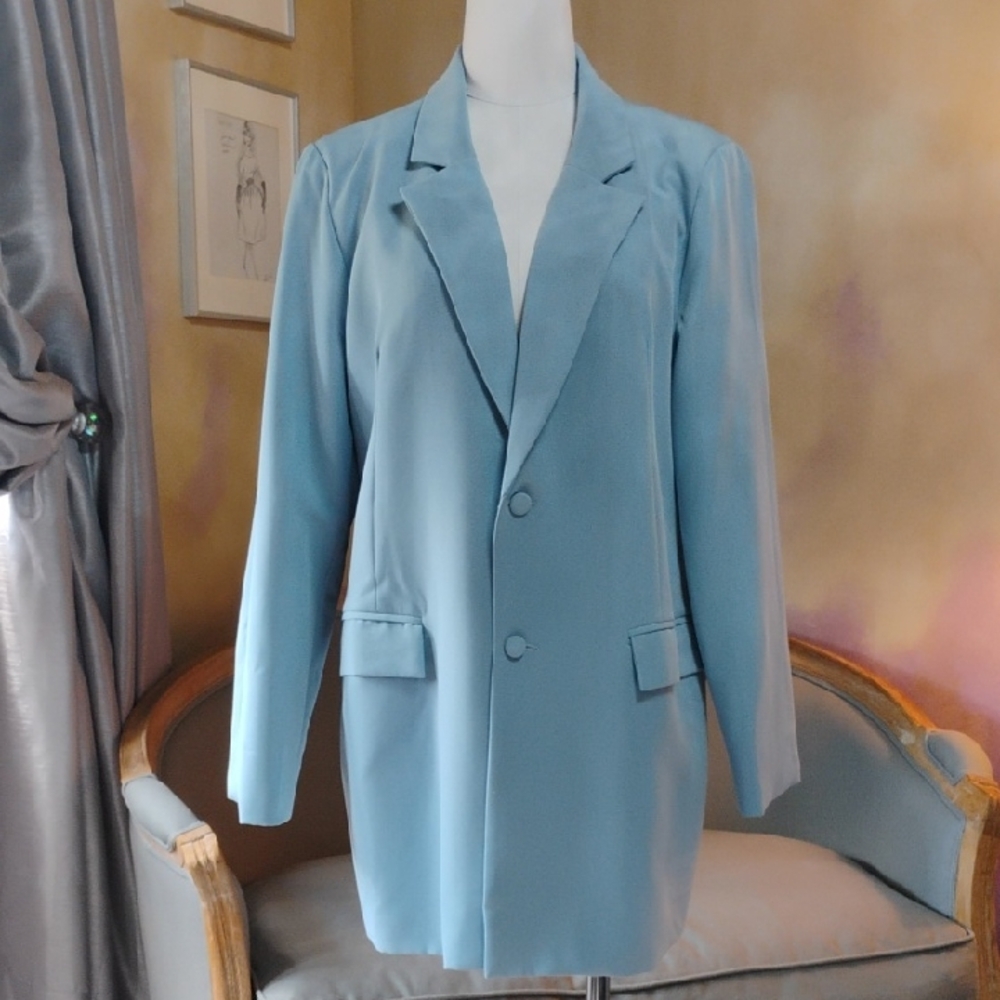 Boohoo powder blue single breasted blazer, like new!